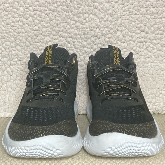 Under Armour Womens Flow Breakthru 2 Black/Gold Athletic Sneakers Shoes SZ US 10 - Picture 3 of 11